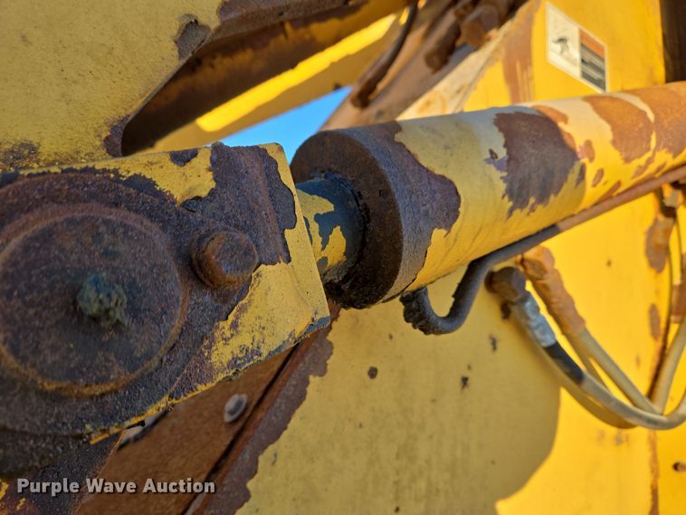 image for item EC3950 2001 Willmar 4500 Wrangler compact wheel loader