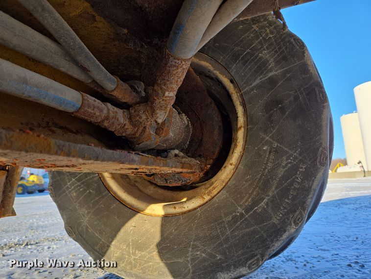 image for item EC3950 2001 Willmar 4500 Wrangler compact wheel loader