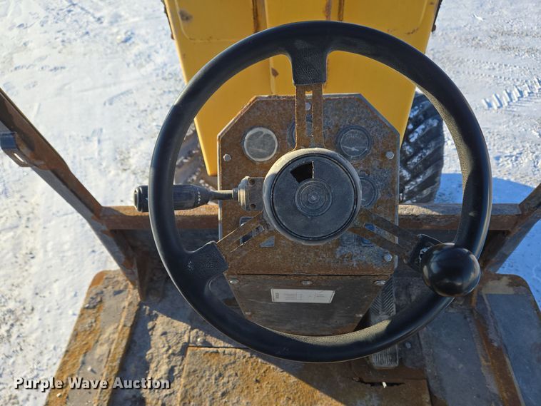 image for item EC3950 2001 Willmar 4500 Wrangler compact wheel loader