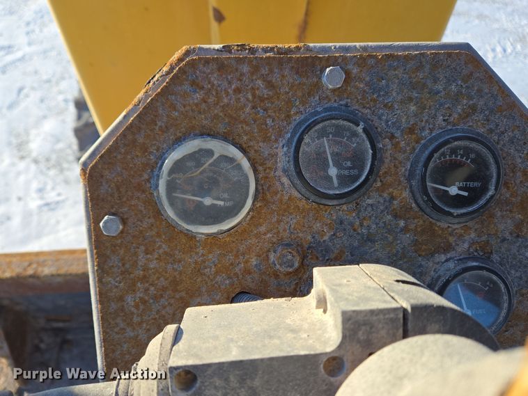 image for item EC3950 2001 Willmar 4500 Wrangler compact wheel loader