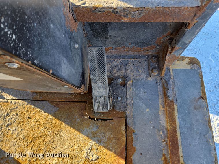 image for item EC3950 2001 Willmar 4500 Wrangler compact wheel loader