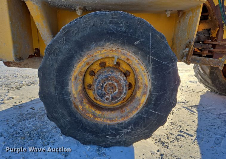 image for item EC3950 2001 Willmar 4500 Wrangler compact wheel loader