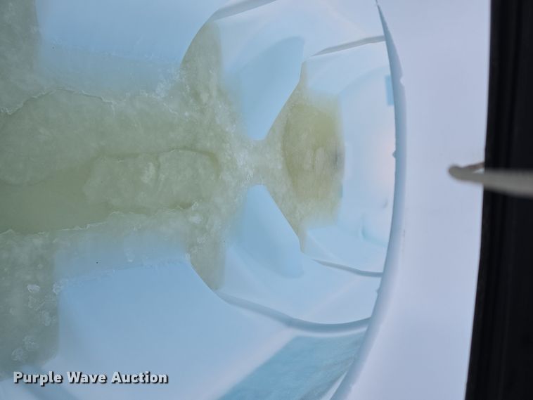 image for item EC3963 P&H MFG 2808-T nurse tank trailer