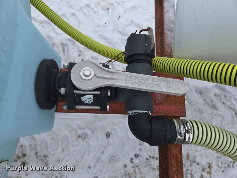 image for item EC3963 P&H MFG 2808-T nurse tank trailer