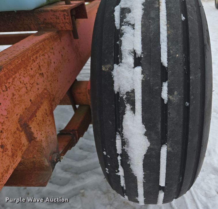 image for item EC3963 P&H MFG 2808-T nurse tank trailer