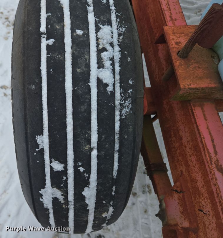 image for item EC3963 P&H MFG 2808-T nurse tank trailer