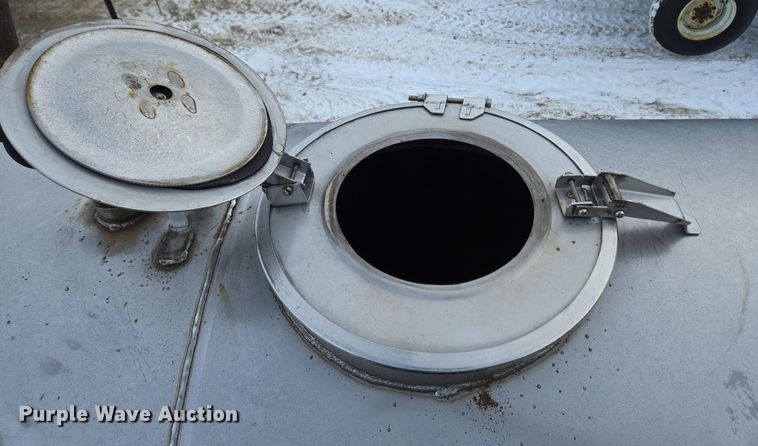 image for item EC3964 Tank trailer