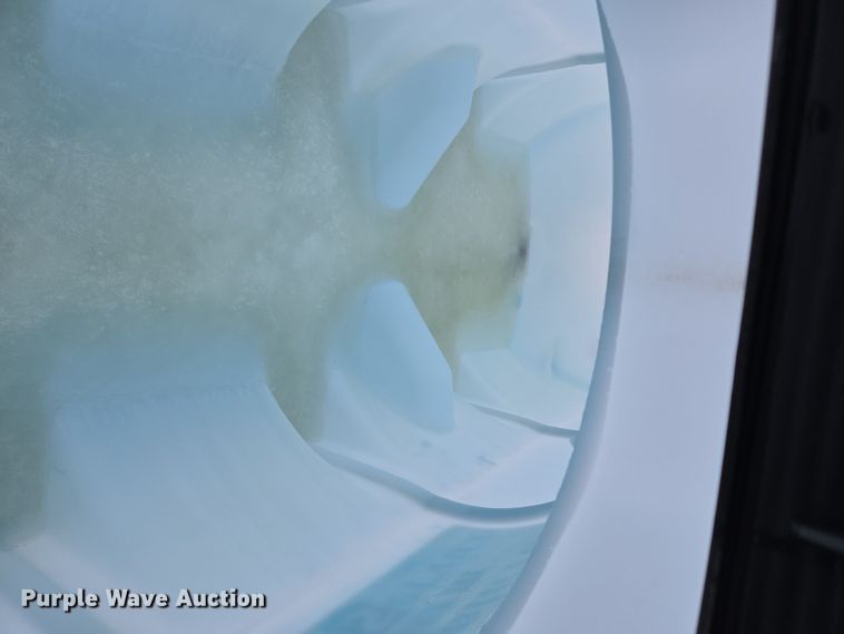 image for item EC3965 P&H MFG 2802-T nurse tank trailer