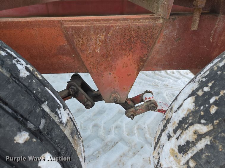 image for item EC3965 P&H MFG 2802-T nurse tank trailer