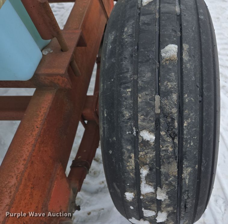 image for item EC3965 P&H MFG 2802-T nurse tank trailer