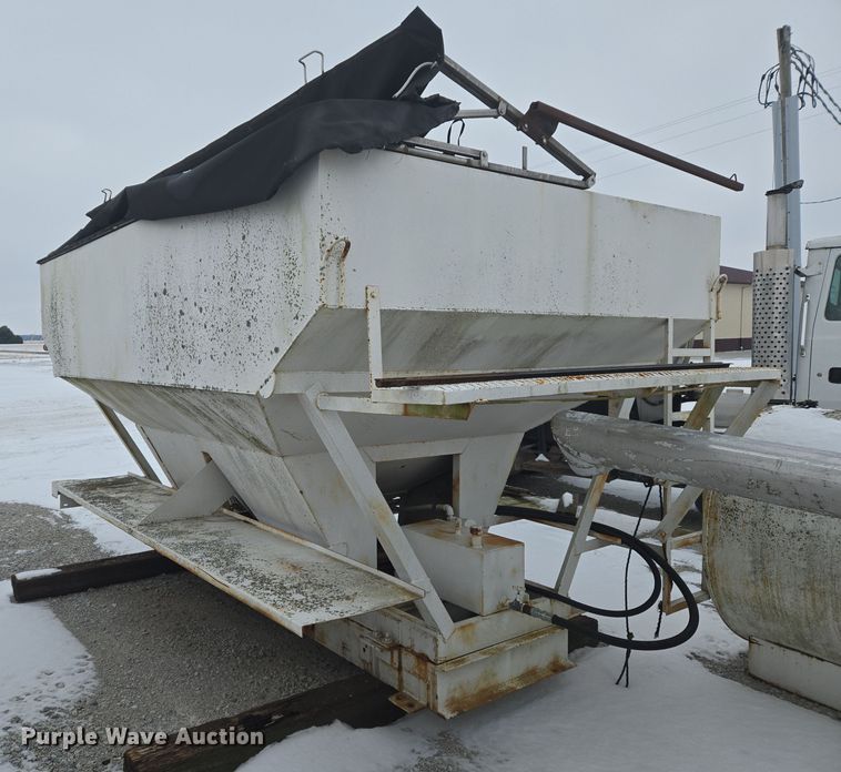 image for item EC3971 Fertilizer tender