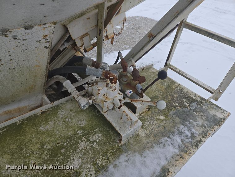 image for item EC3971 Fertilizer tender