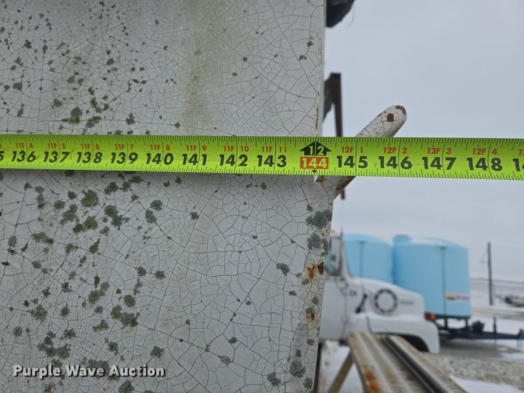 image for item EC3971 Fertilizer tender