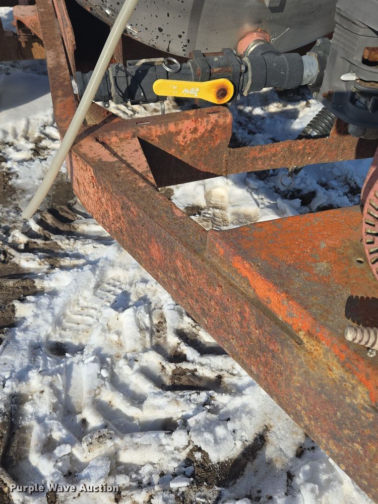 image for item EC3976 Tank trailer