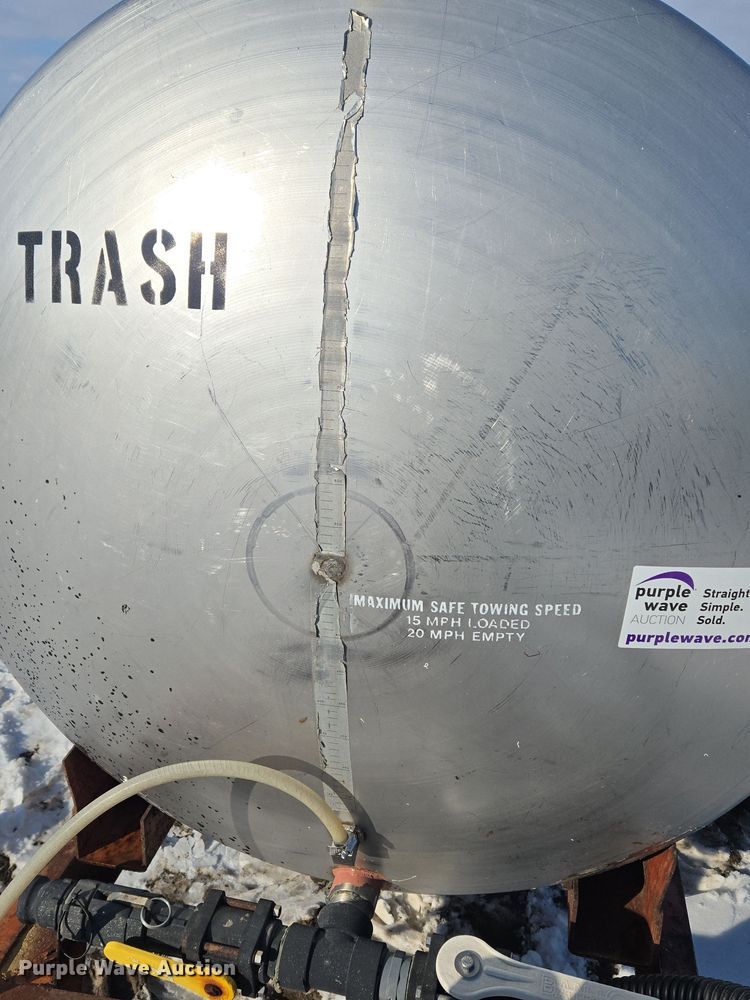 image for item EC3976 Tank trailer