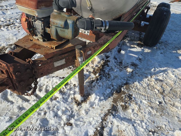 image for item EC3976 Tank trailer