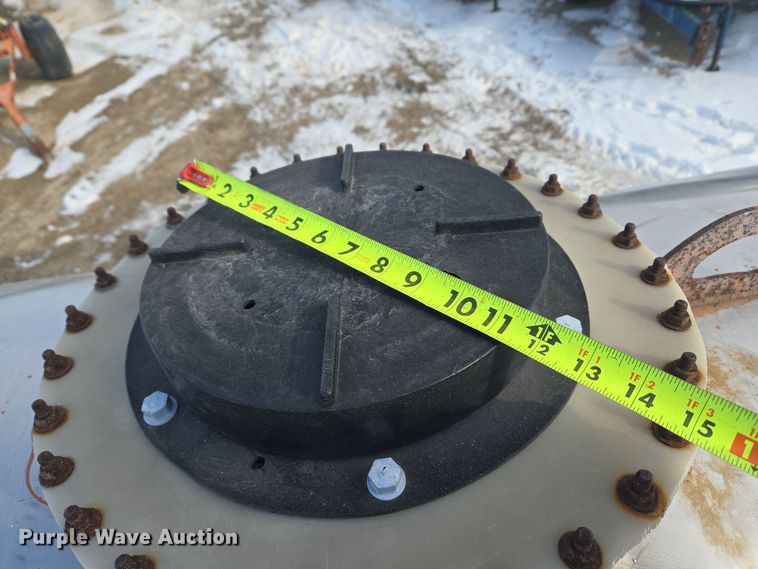 image for item EC3976 Tank trailer