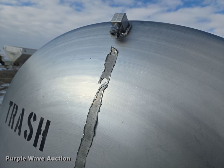 image for item EC3976 Tank trailer