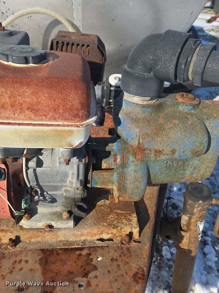 image for item EC3976 Tank trailer