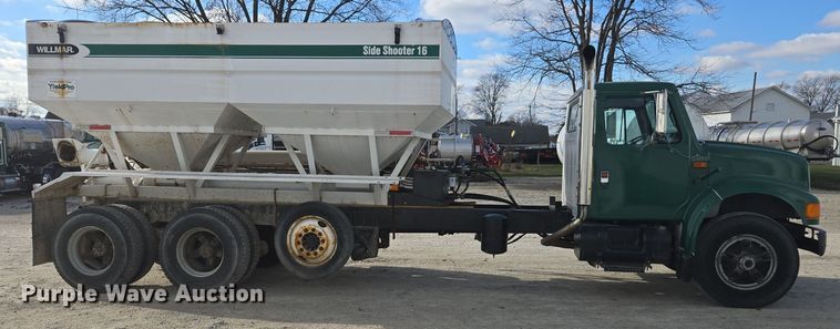 image for item EE7937 1991 International 4900 fertilizer delivery truck