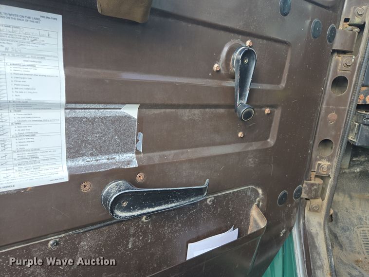 image for item EE7937 1991 International 4900 fertilizer delivery truck