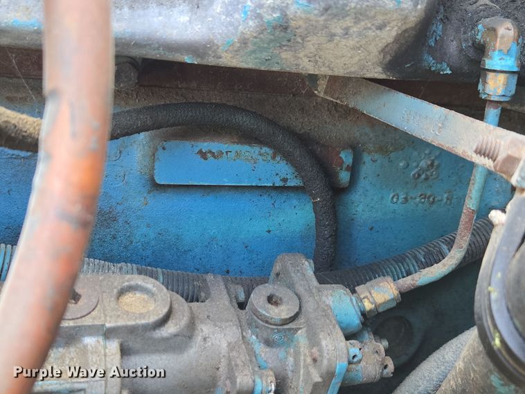 image for item EE7937 1991 International 4900 fertilizer delivery truck