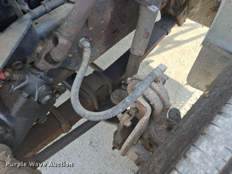 image for item EE7937 1991 International 4900 fertilizer delivery truck