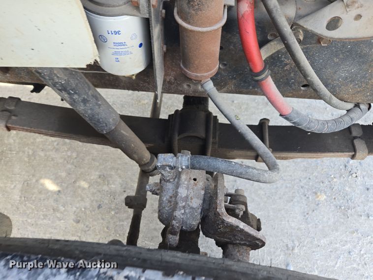 image for item EE7937 1991 International 4900 fertilizer delivery truck