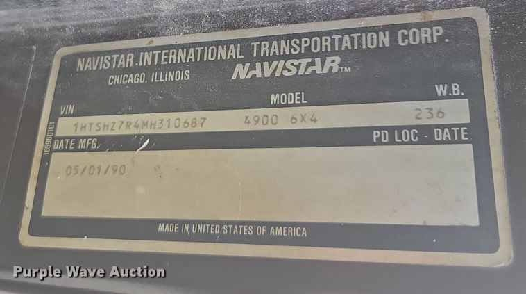 image for item EE7937 1991 International 4900 fertilizer delivery truck