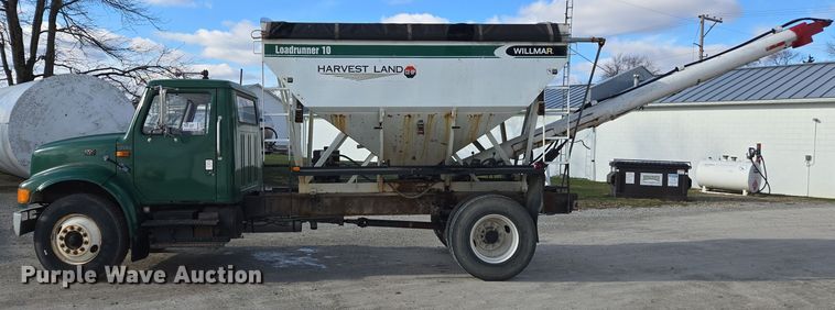 image for item EE7938 1997 International 4700 fertilizer delivery truck