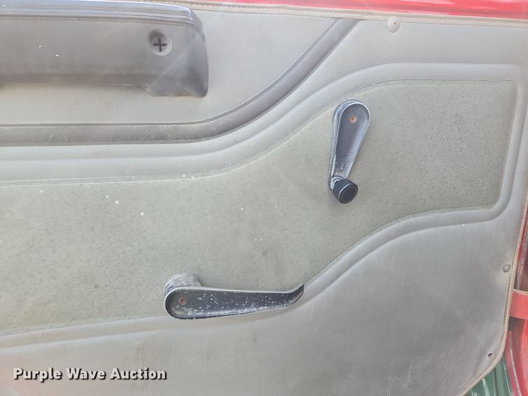 image for item EE7938 1997 International 4700 fertilizer delivery truck