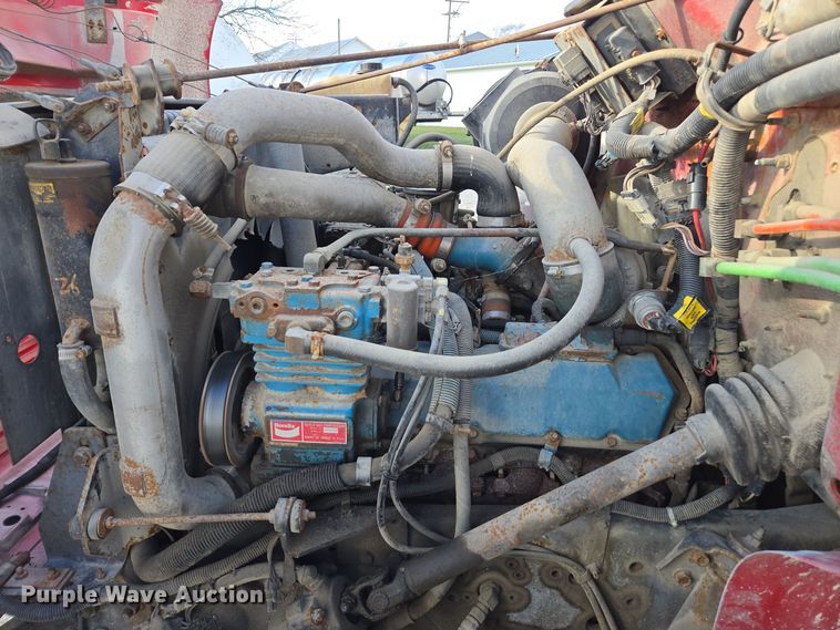 image for item EE7938 1997 International 4700 fertilizer delivery truck