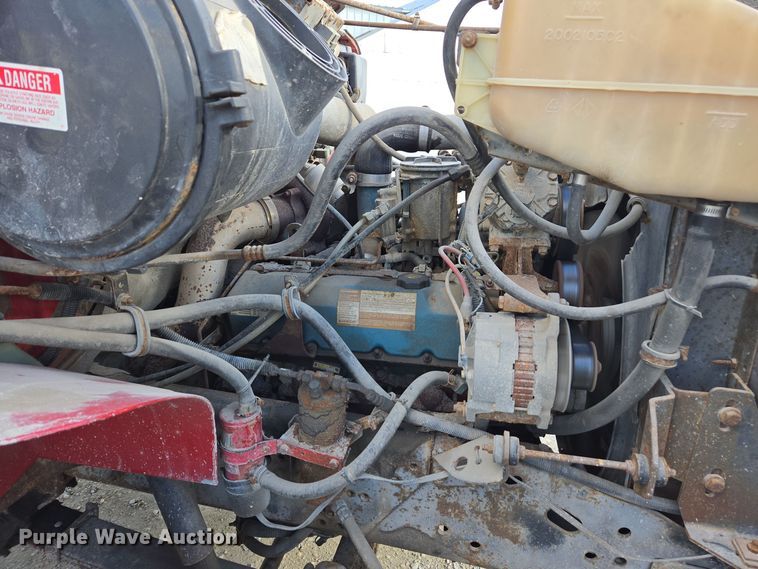 image for item EE7938 1997 International 4700 fertilizer delivery truck