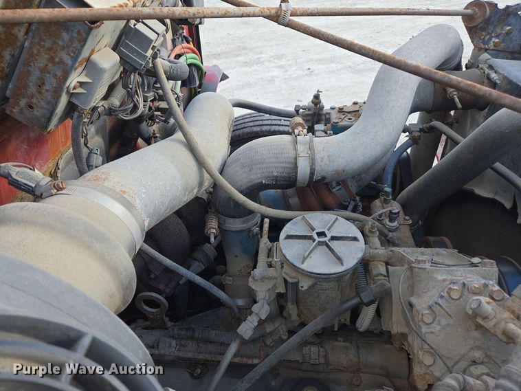 image for item EE7938 1997 International 4700 fertilizer delivery truck