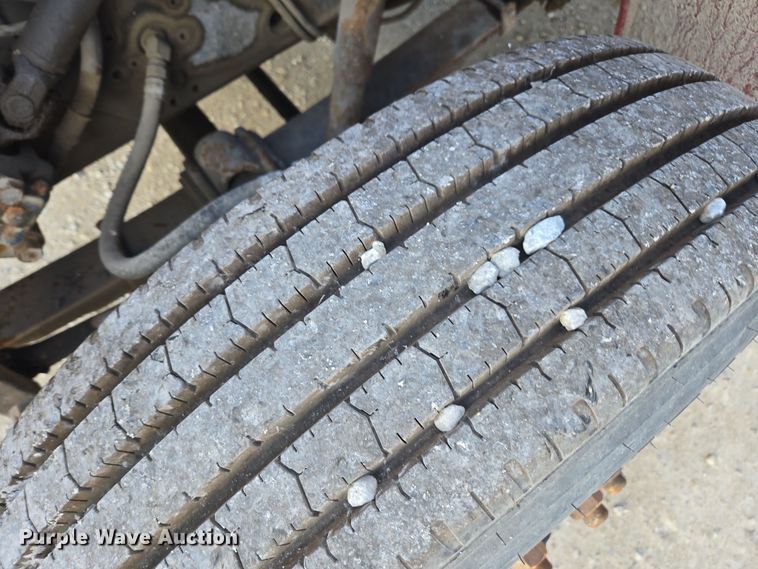 image for item EE7938 1997 International 4700 fertilizer delivery truck