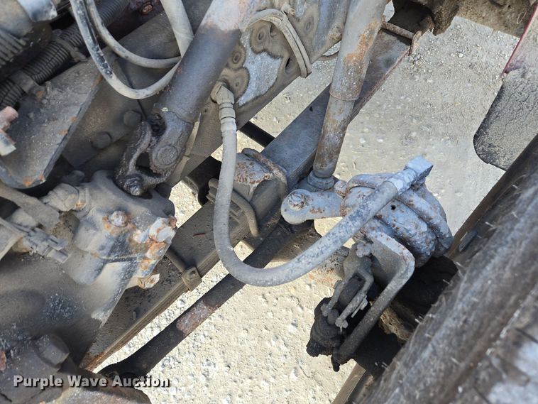 image for item EE7938 1997 International 4700 fertilizer delivery truck