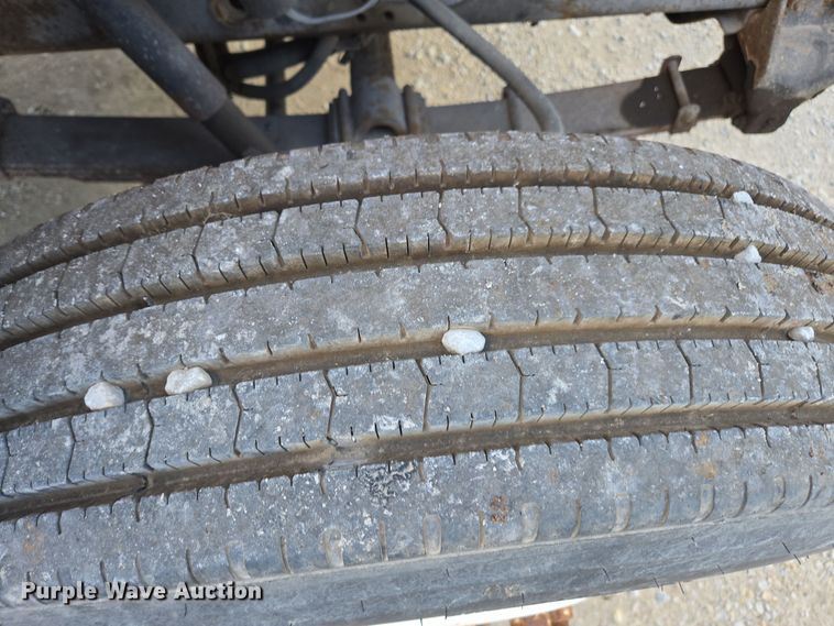 image for item EE7938 1997 International 4700 fertilizer delivery truck