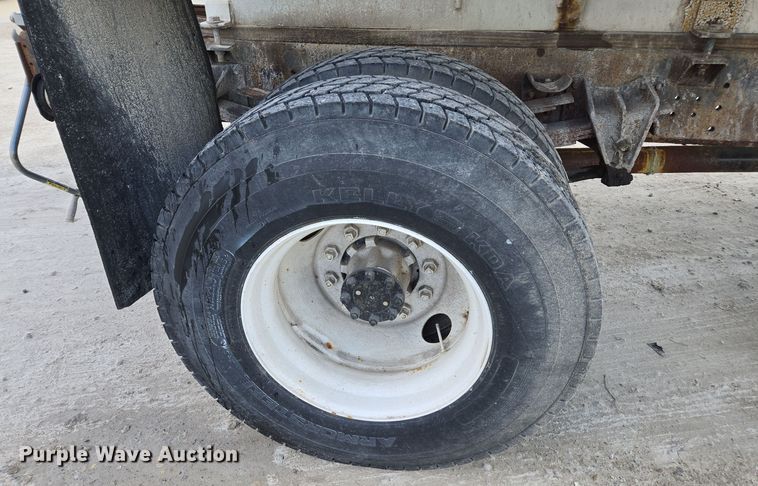 image for item EE7938 1997 International 4700 fertilizer delivery truck