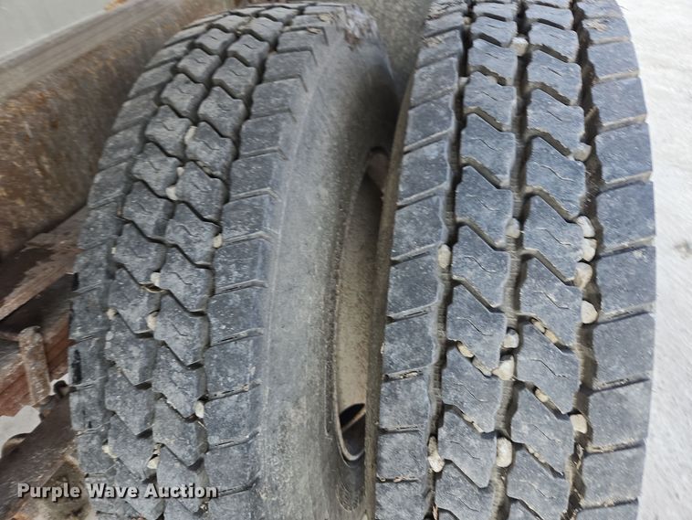 image for item EE7938 1997 International 4700 fertilizer delivery truck