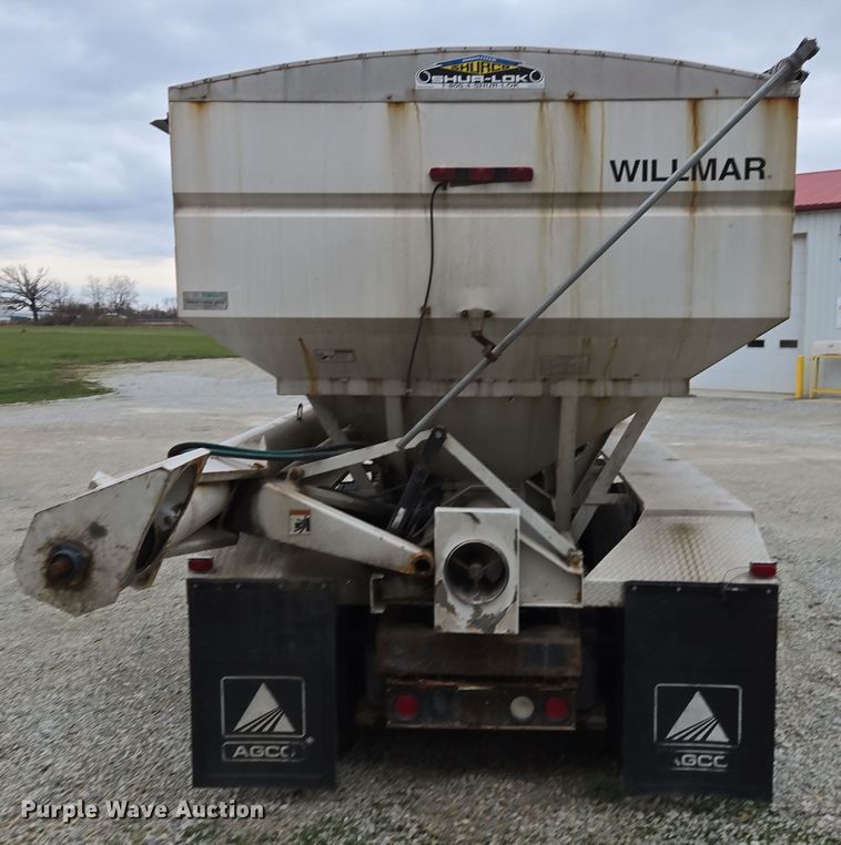 image for item EE7942 1999 Peterbilt 377 fertilizer delivery truck