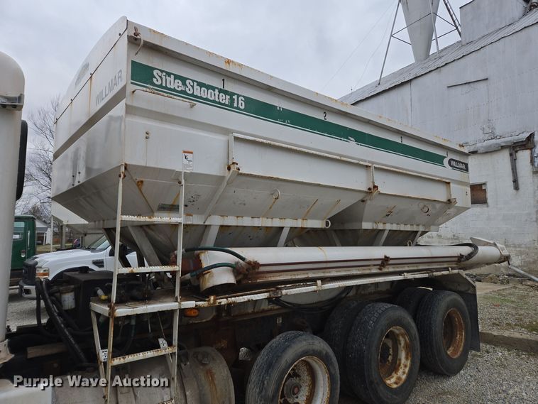 image for item EE7942 1999 Peterbilt 377 fertilizer delivery truck