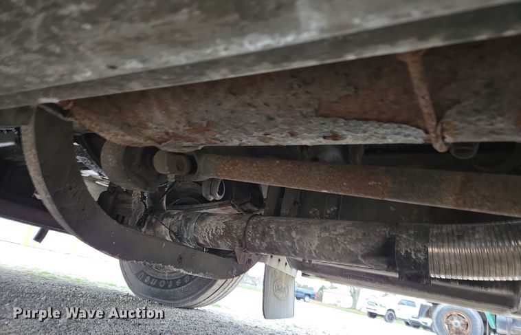 image for item EE7942 1999 Peterbilt 377 fertilizer delivery truck