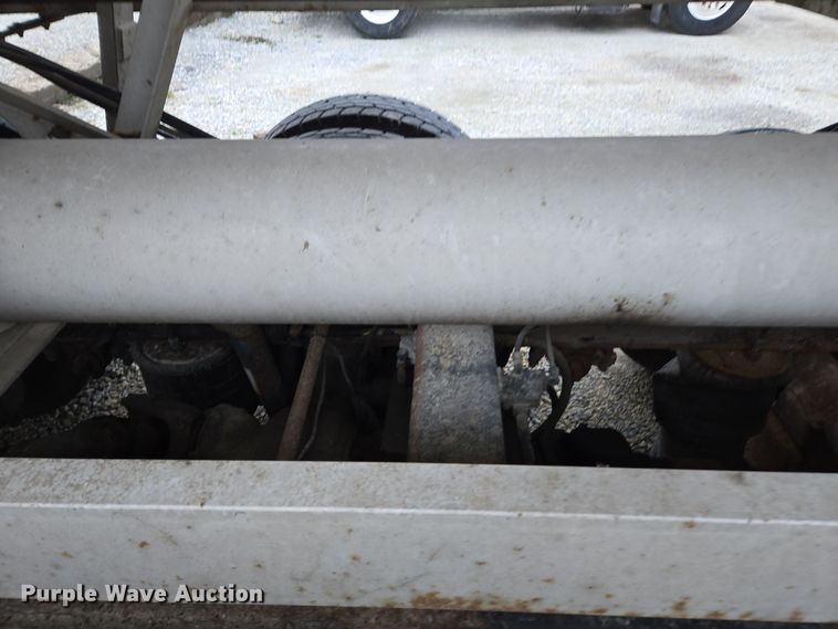 image for item EE7942 1999 Peterbilt 377 fertilizer delivery truck