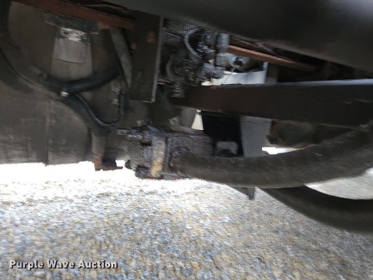 image for item EE7942 1999 Peterbilt 377 fertilizer delivery truck