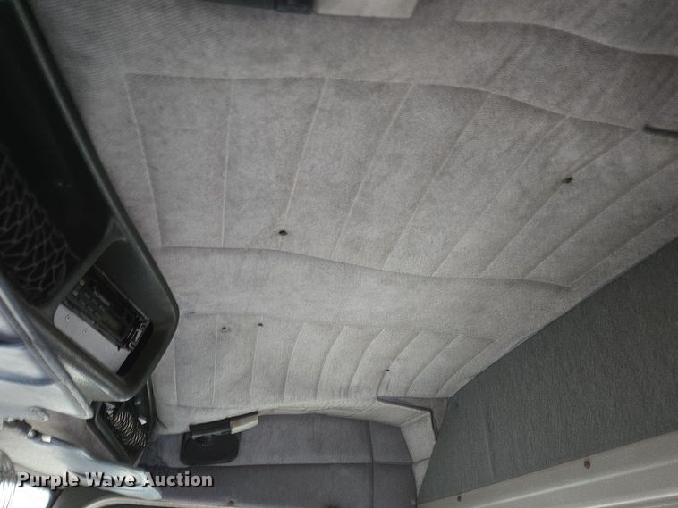 image for item EE7942 1999 Peterbilt 377 fertilizer delivery truck