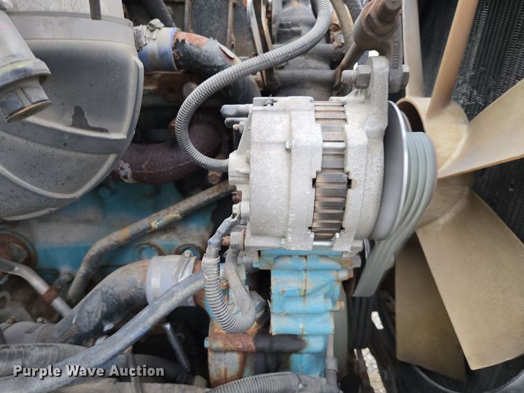 image for item EE7942 1999 Peterbilt 377 fertilizer delivery truck