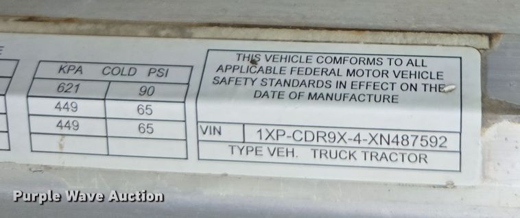 image for item EE7942 1999 Peterbilt 377 fertilizer delivery truck