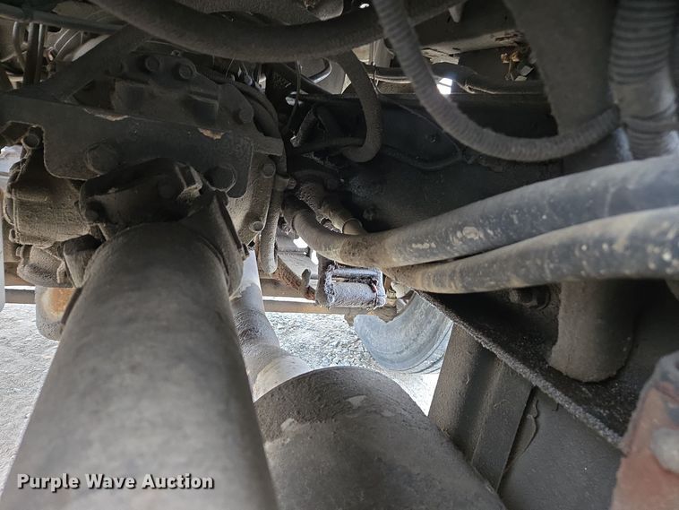 image for item EE7946 1995 Ford L8000 fertilizer delivery truck