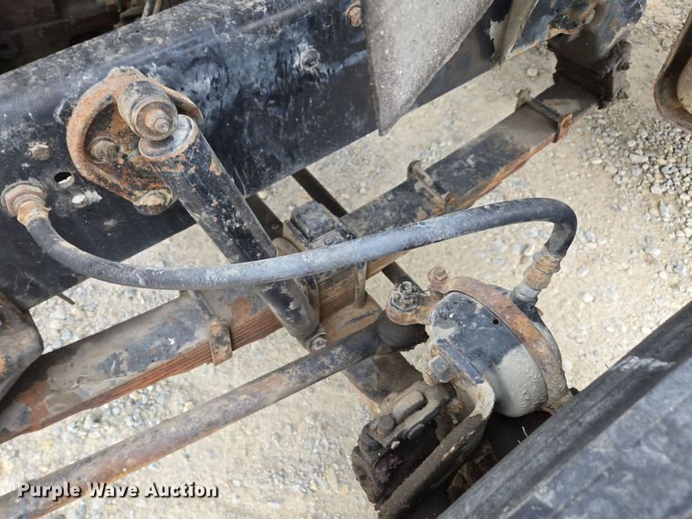 image for item EE7946 1995 Ford L8000 fertilizer delivery truck