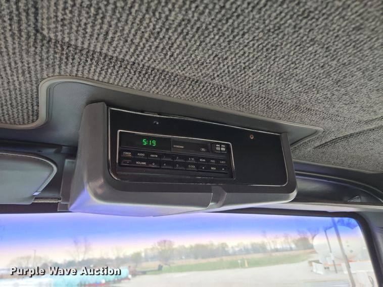 image for item EE7946 1995 Ford L8000 fertilizer delivery truck